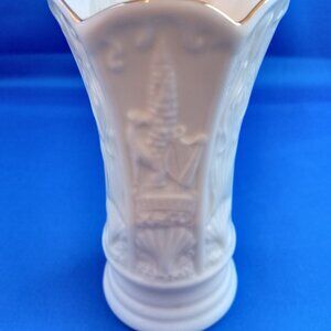 Belleek Pottery Ireland Visitors Center 4" Spill Vase